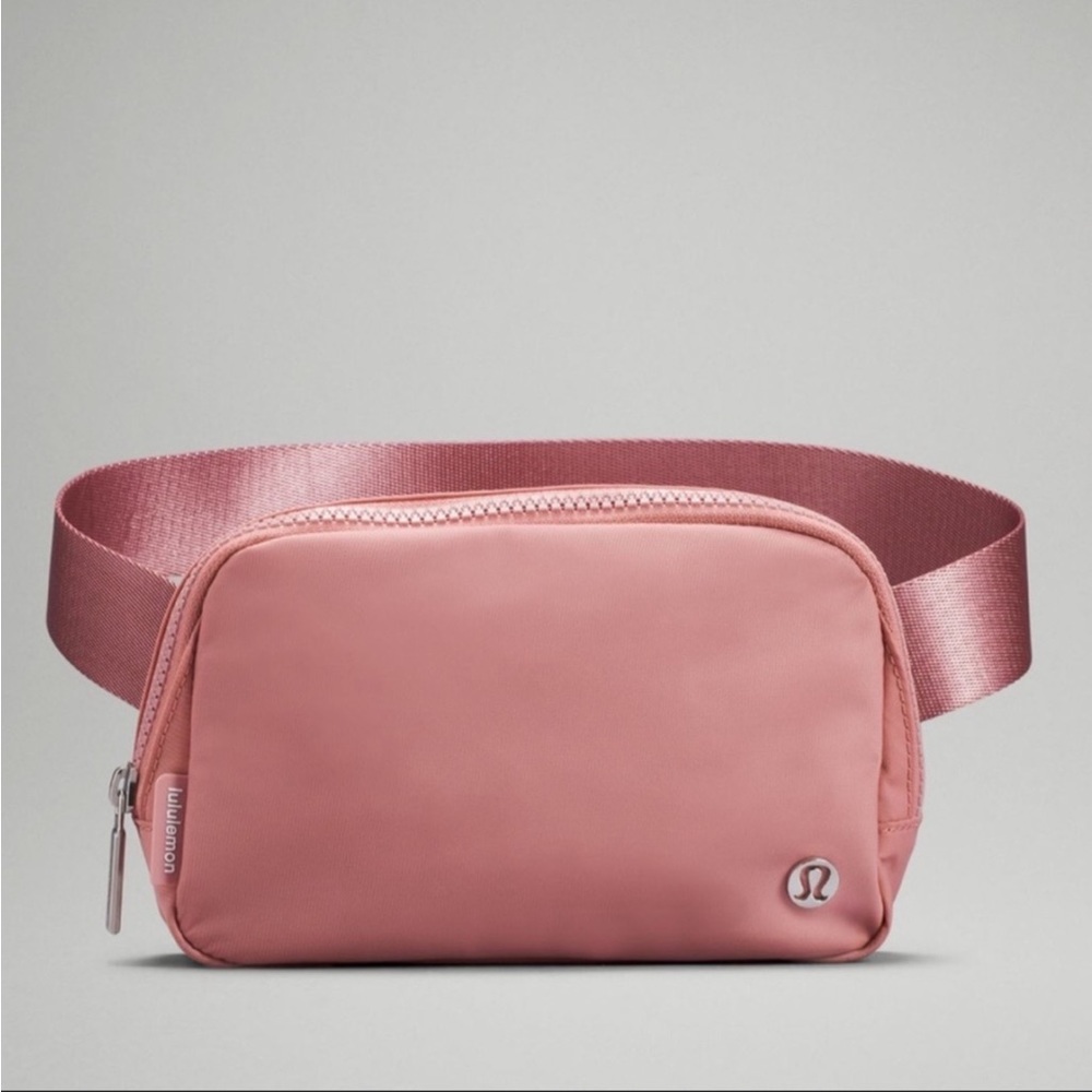 NEW Lululemon Everywhere Belt Bag 1 liter dusty Pink Silver-tone Adjusting Strap